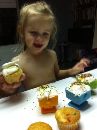 Cupcake + icing + sprinkles = magic fun